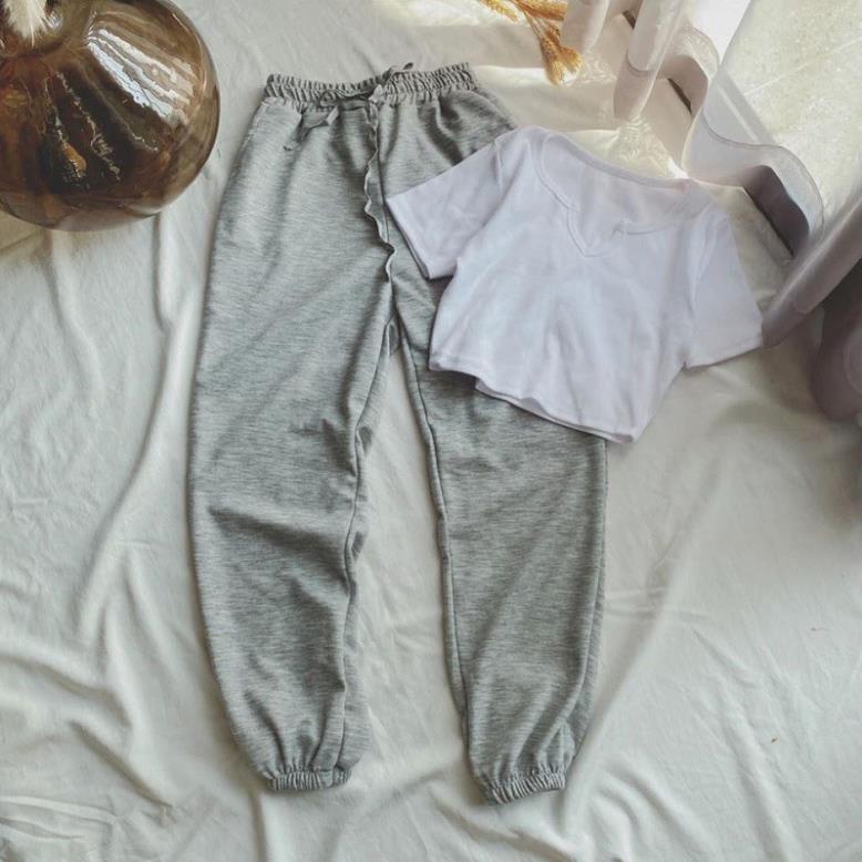 :  Áo Thun Croptop / Quần Jogger Phom Rộng  BAOTIN FASHION