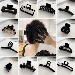 Kẹp tóc màu đen kiểu hàn quốc dễ phối đồ