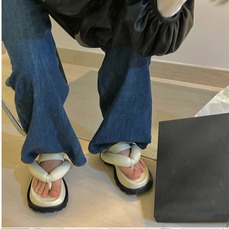  Fashion clip toe women's thick soled sandals