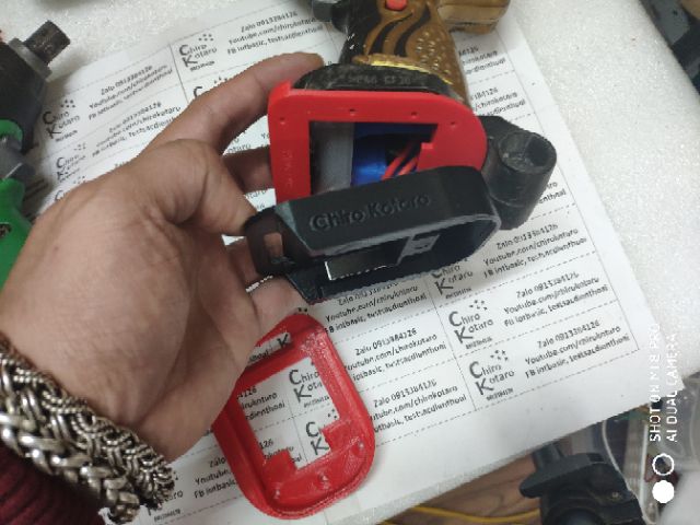 Đế chuyển cho máy Hitachi 12, 14.4v từ pin đút sang pin cài makita