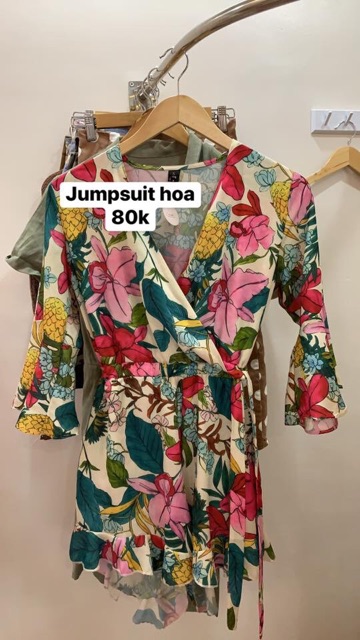 Đầm đồng giá 100k SALE ĐỒNG GIÁ Đầm 100k, áo váy 50k 👗 Shop sữ update đồ sale phía dưới comment nha 👇👇👇