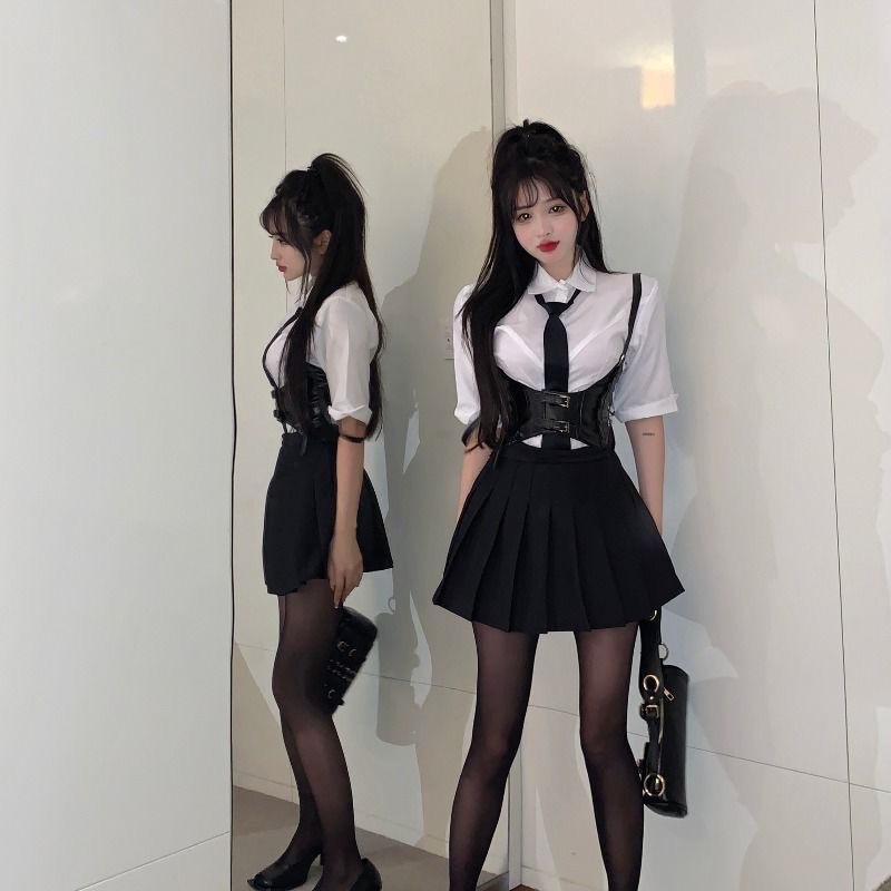 Hàng Có Sẵn  Bộ Đồng Phục Xếp Ly Sát Nách Dáng Ôm Phong Cách Preppy Pháp Quyến Rũ Cho Nữ