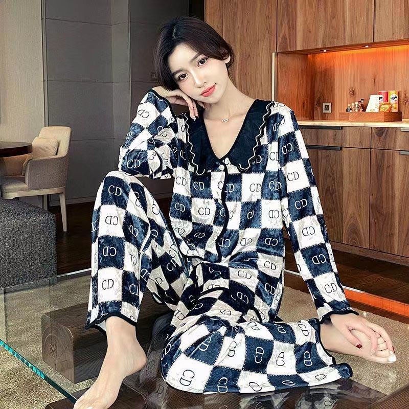 Bộ đồ ngủ tay dài vải nhung vàng thời trang xuân thu mới năm 2021 cho nữ