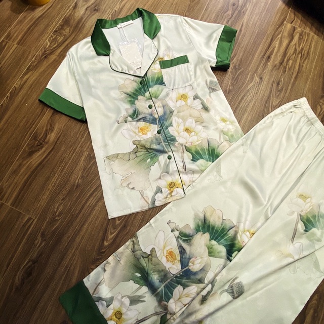 Bộ pijamma cộc tay hoa sen trắng lụa satin cao cấp quảng châu | BigBuy360 - bigbuy360.vn