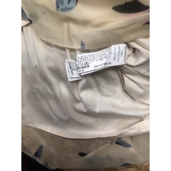 Pass đầm Zara vàng nhạt in hình chim