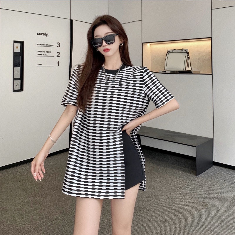 Áo Thun Tay Ngắn Cổ Tròn Dáng Rộng Kẻ Sọc Xẻ Tà Trẻ Trung Hợp Thời Trang