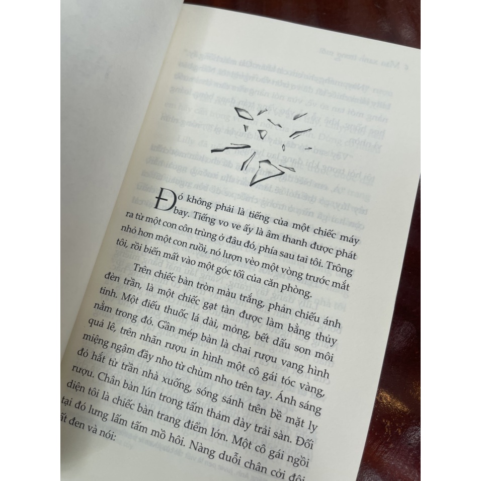 Sách - Màu xanh trong suốt – Ryu Murakami – Bách Việt Books