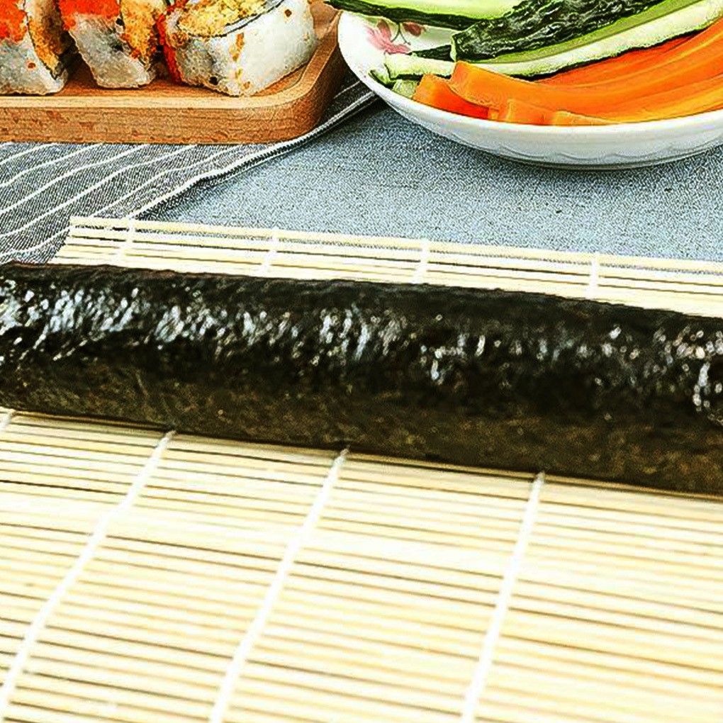 Mành Tre Cuộn Sushi Và Muỗng Xới Cơm