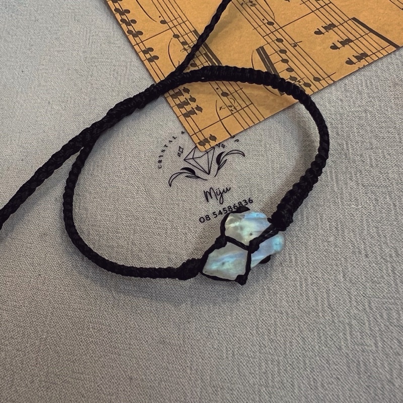Vòng tay đá thô Moonstone  handmade đan dây macrame