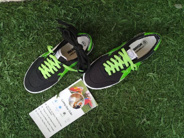 Giày bata warrior đen sọc xanh lá