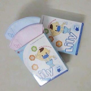 K h ẩ u tr a n g  Lily  (hộp 5 cái 70k )