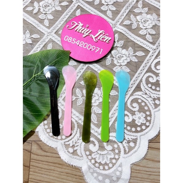 Cây lấy kem đủ màu