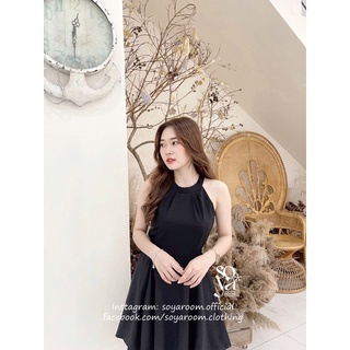 Đầm đen cổ yếm xoè nhẹ nhàng - Basic Dress
