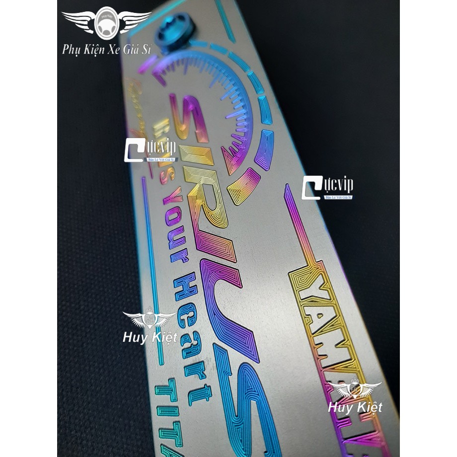[Rẻ Vô Địch] - (3620) - Bảng Tên Xe Sirius Titan (Mẫu Titan Điện Phân) Kèm 2 Ốc Titan Thật GR5 Đẳng Cấp