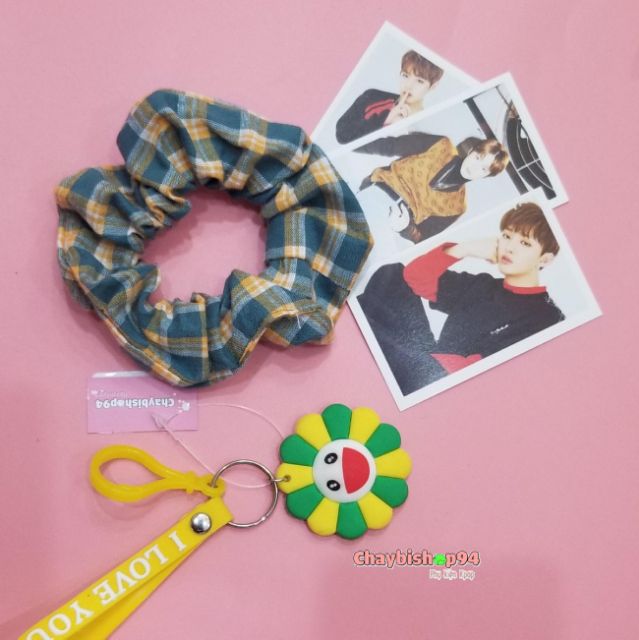 Scrunchies kẻ