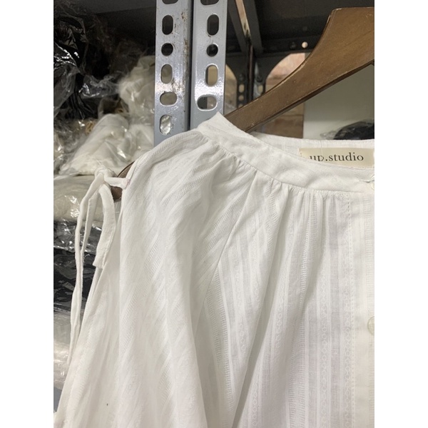 [ Ảnh thật] Áo sơmi chất linen cổ tròn tay bồng thắt nơ phong cách Hàn Quốc, Áo sơmi trắng Cuastore.vn
