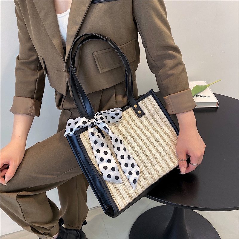 Túi Xách Cỡ Lớn Phối Khăn Quàng Cổ Thời Trang Hàn Quốc Sành Điệu