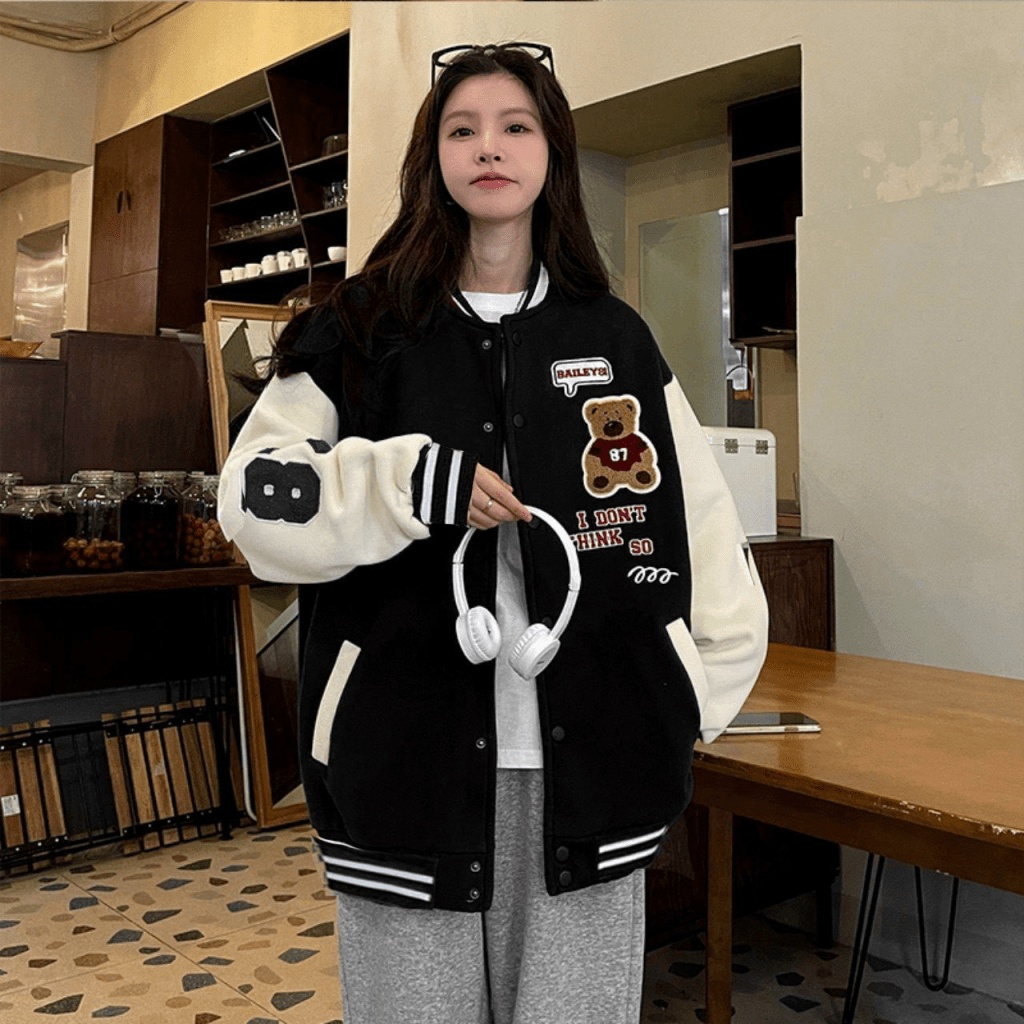 Áo Khoác Nỉ Bomber Nữ Gấu Nâu 87 Nút Bấm Phối Tay Khác Màu Kiểu Dáng Bóng Chày Form Rộng Mặc Hợp 4 Mùa Thoải Mái [NEW UN