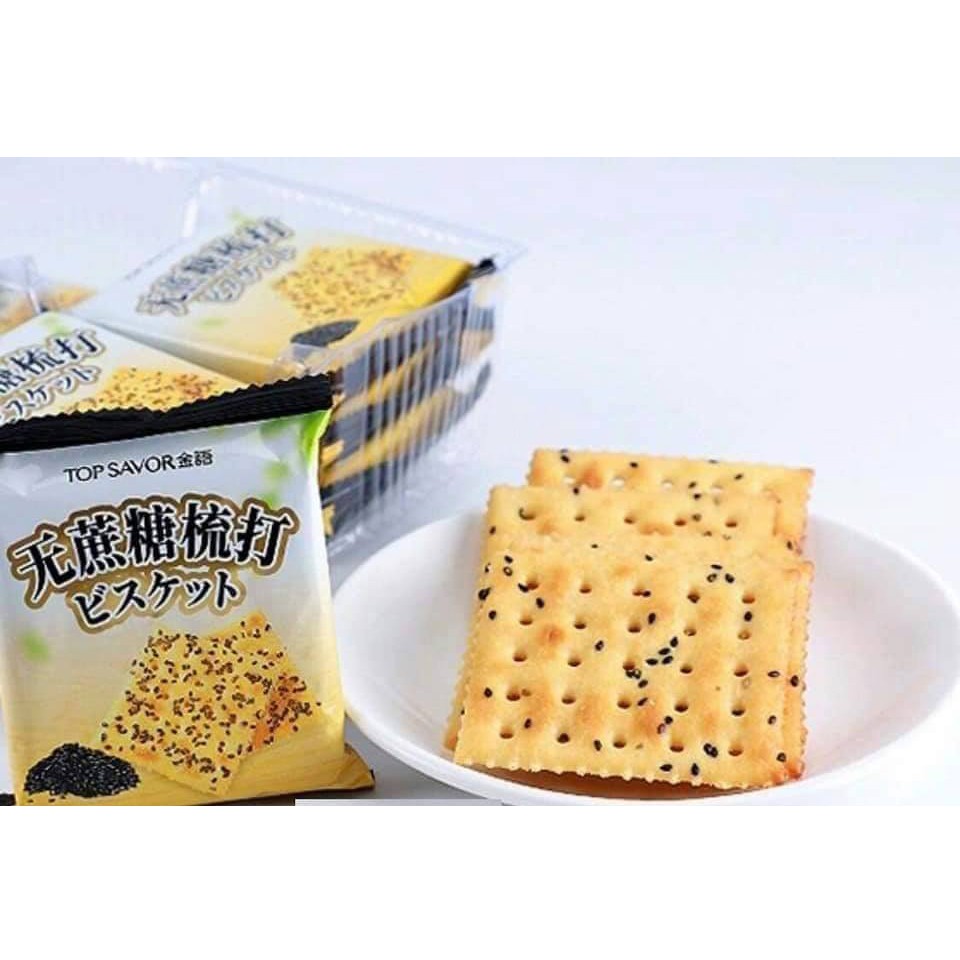 Bánh Ăn Kiêng Mè Đen Không Đường Soda Crackers Top Savor (Gói 380g)