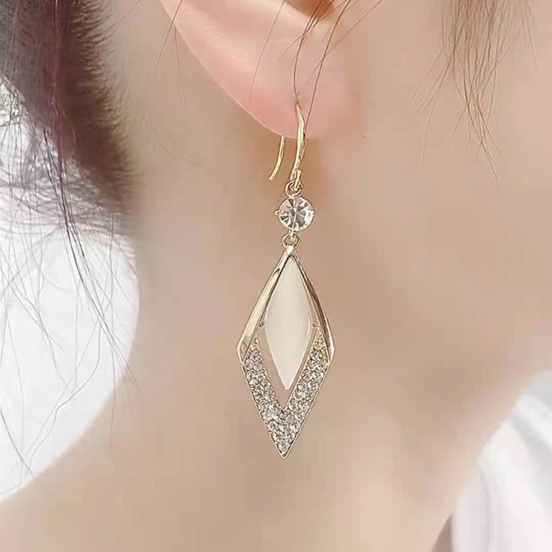 Đôi Bông Tai Dáng Dài Đính Đá Thời Trang Cho Nữ
