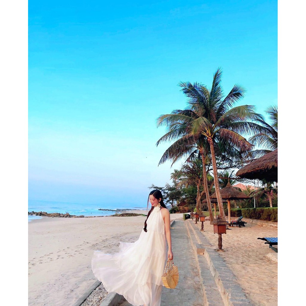 Đầm maxi tầng dàng dài cổ yếm thắt hoa hở lưng đi biển cá tính siêu xinh XUKA-DRESS MT045 chất Voon 2 lớp sang trọng.