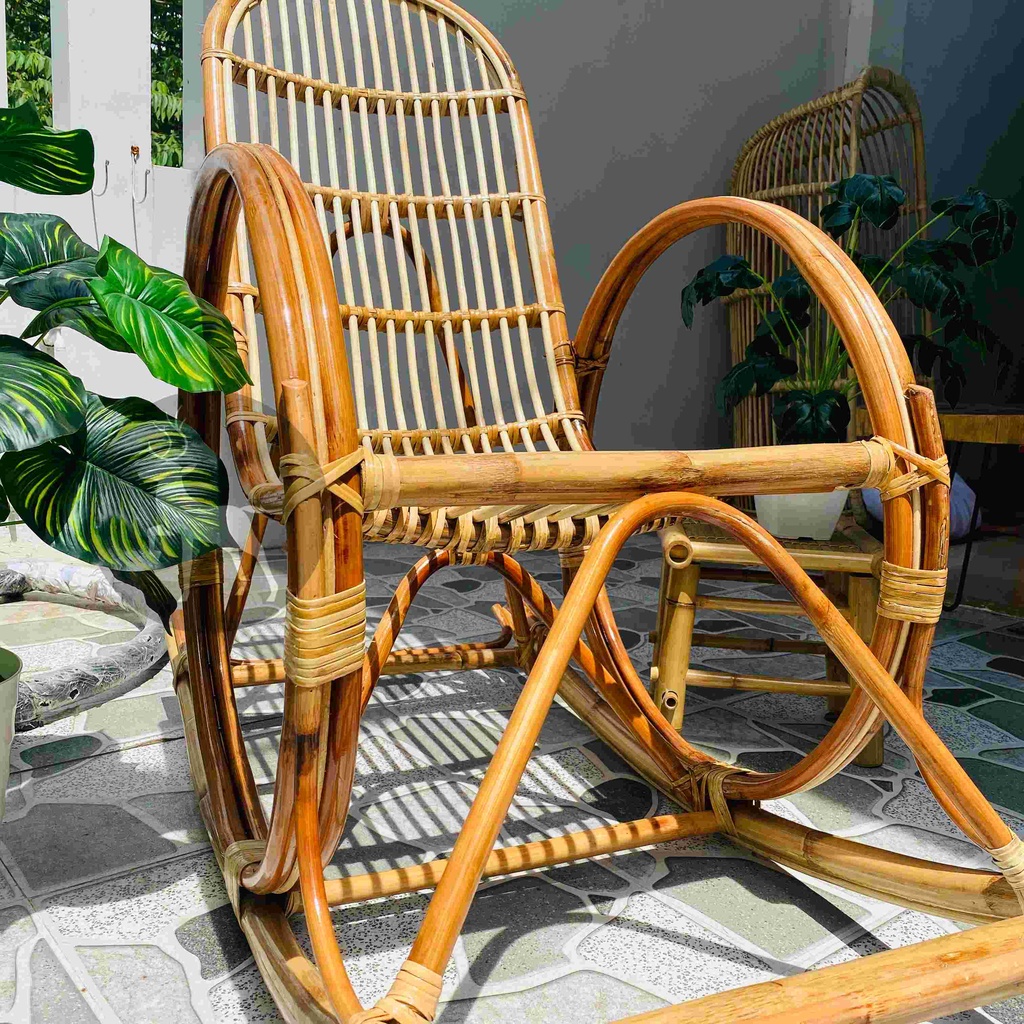 Ghế mây bập bênh thư giãn ngoài trời HOME MÂY - Sản phẩm chuẩn kích thước dành cho người lớn đọc sách