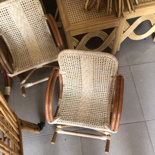 Ghế trẻ em bập bênh