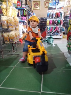 Máy xúc đồ chơi loại to