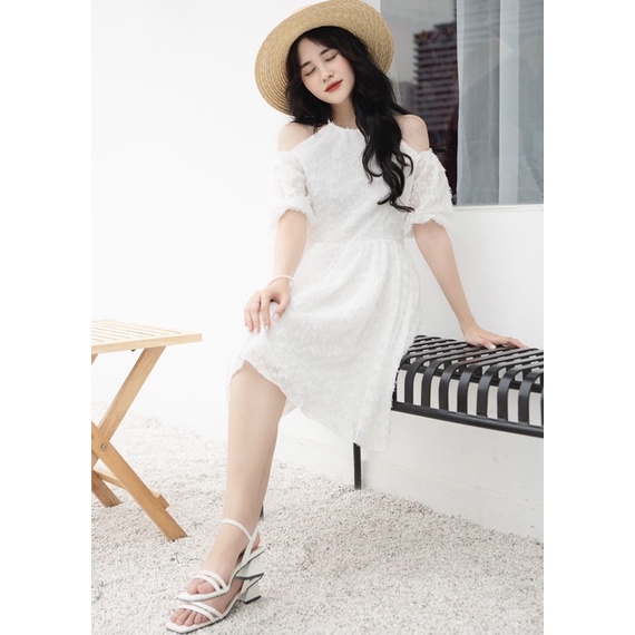 Đầm Dự Tiệc Lowa Dress Vải Voan Tơ Lông Vũ Cổ Yếm Trễ Vai Tay Bồng CaoCaobycaochen 2 Màu Trắng Be Có Bigsize