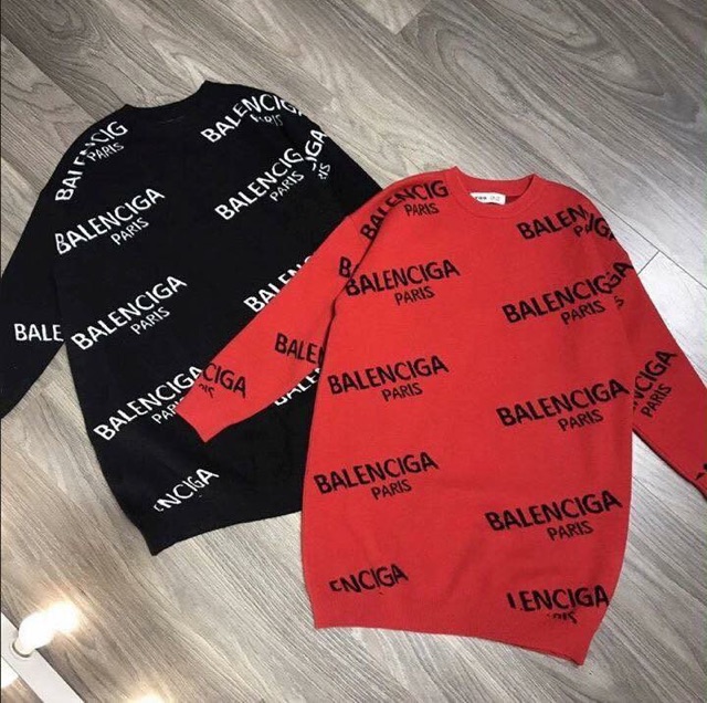 Váy len hoạ tiết in chữ