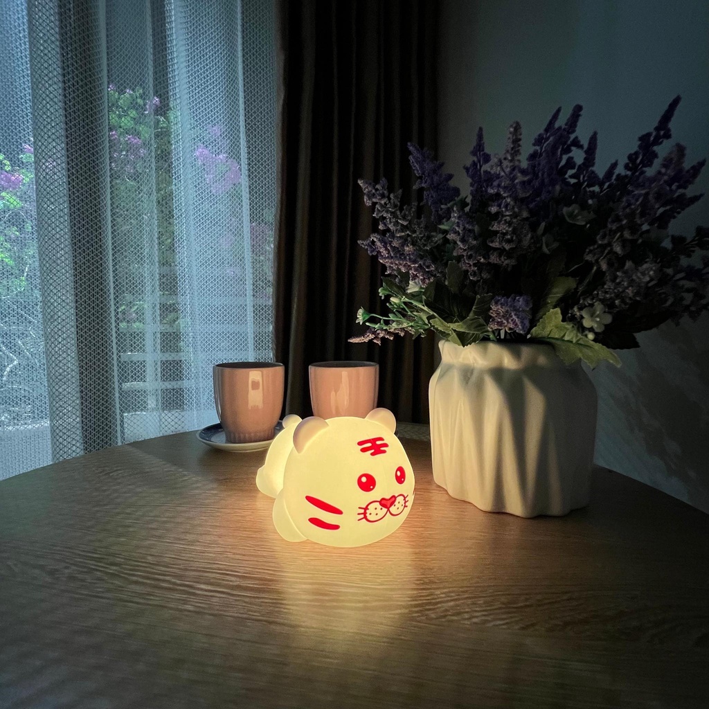 Đèn ngủ silicon, đèn trang trí phòng ngủ hình hổ con cute có điều khiển từ xa thay đổi nhiều màu sắc