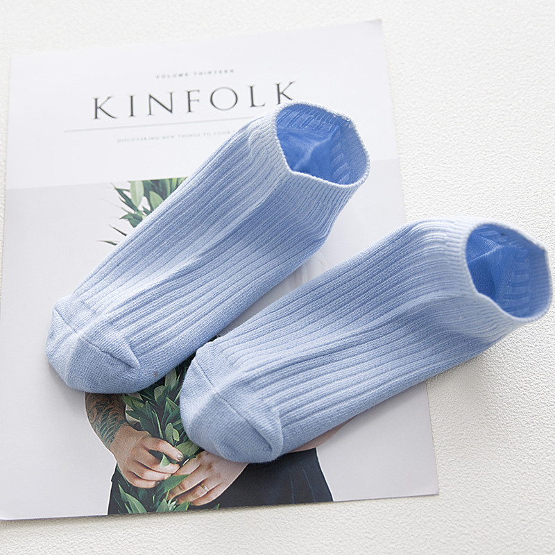 Vớ len có màu sắc xinh xắn kẻ sọc dọc 22237