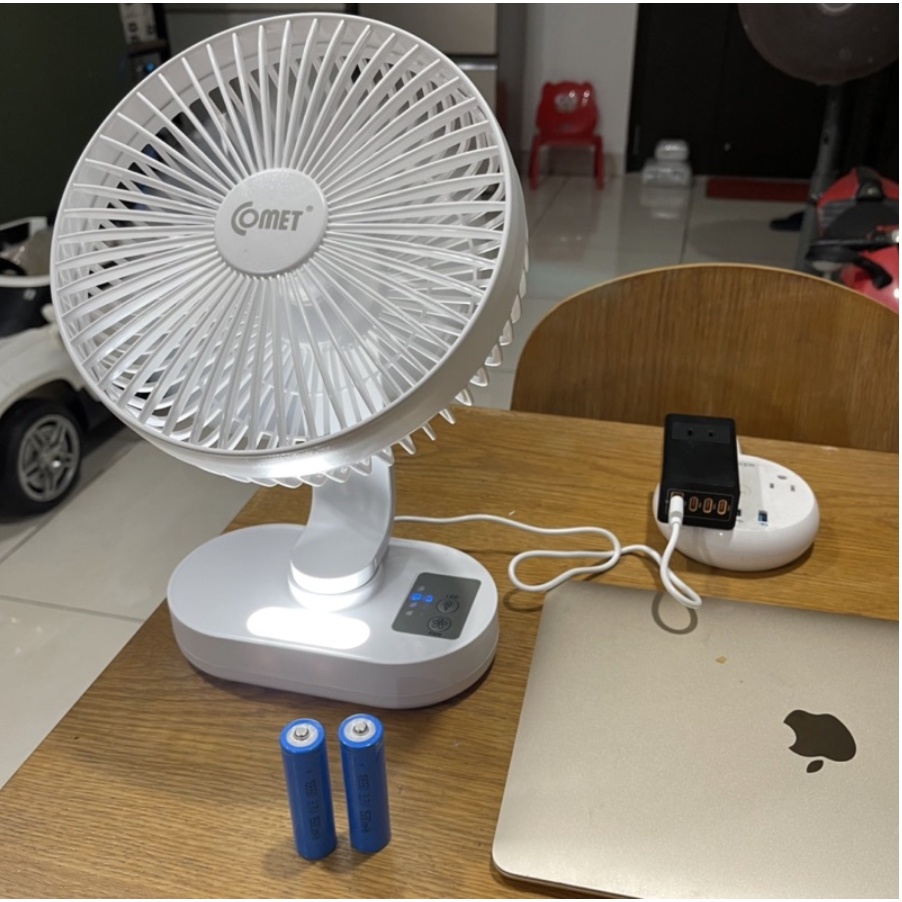 Quạt sạc đa năng Comet CRF1406 có đèn Led, pin Lithium 2 viên x 1500 mAh