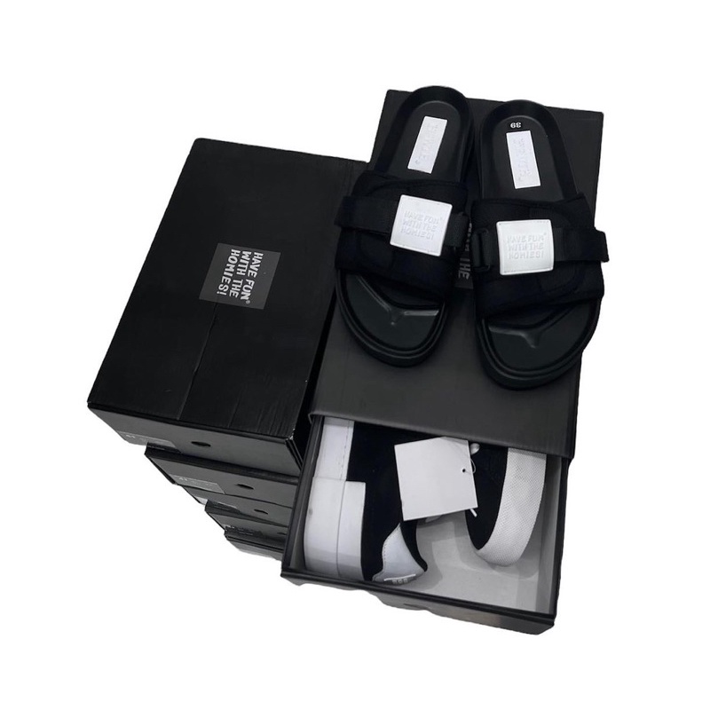 Giày sneaker Black Signature - giày đen nam, nữ.