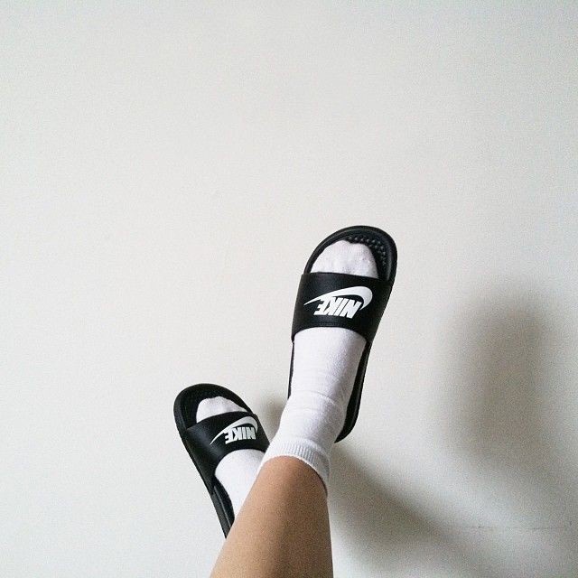 dép nike nam, nữ màu đen trơn basic