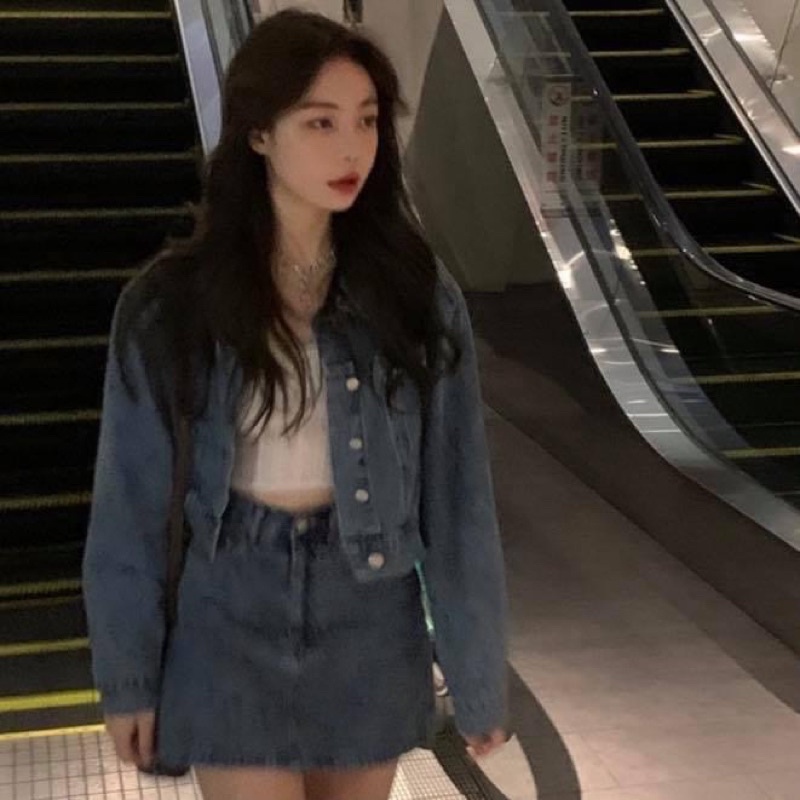 Set bộ áo khoác jean denim nữ croptop oversize và chân váy jean ngắn chữ a - Order taobao quảng châu
