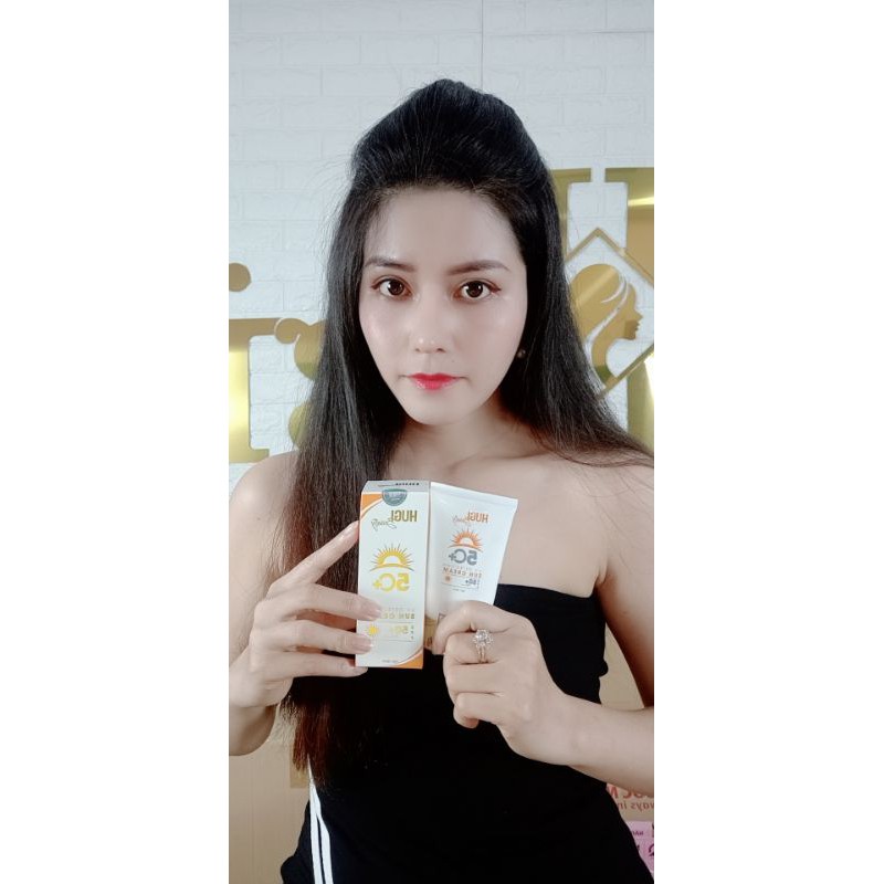 Kem Chống Nắng Lý Hóa Kiềm Dầu Dưỡng Ẩm Và Nâng Tông Da SPF 50 PA +++ HuGi 50ml Chính Hãng 100% | BigBuy360 - bigbuy360.vn