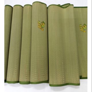 Chiếu cói cho bé loại to (kích thước 58×102 cm)