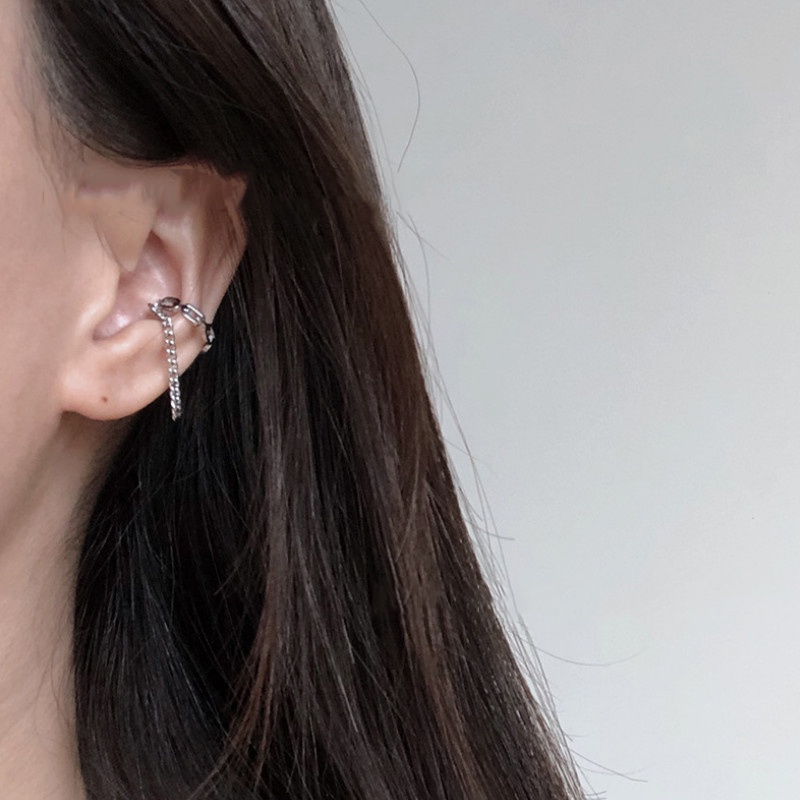 Bông tai titan tròn rỗng phối xích gắn vành không gỉ WE2104