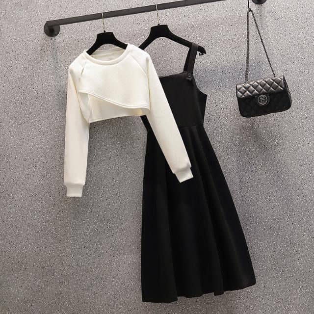 Set nữ áo thun mỏng trắng be mini croptop vạt chéo dài tay + váy hai dây đen dài form chữ A có size