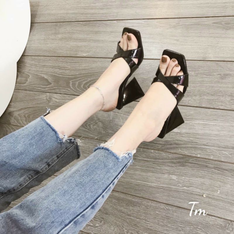 Giày Cao Gót Kobuta Gót Tam Giác Thời Trang Nhiều Màu giá rẻ đẹp, đi chơi đi du lịch