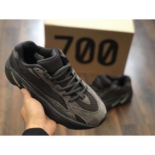 Giay thể thao yz 700 đen