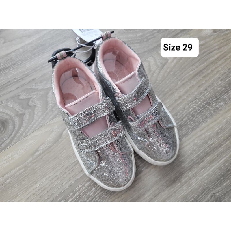 Giày xuất xịn bé gái nhiều hãng