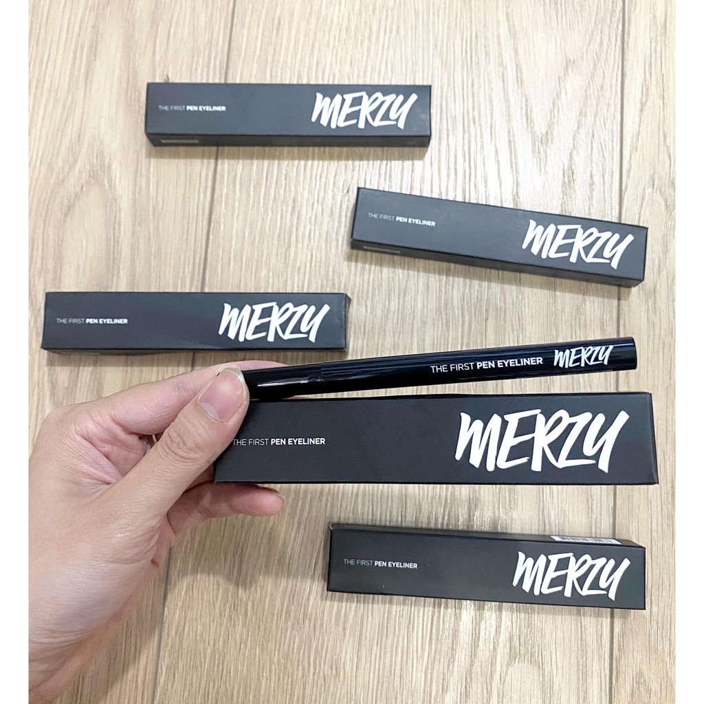 Kẻ Mắt Nước Merzy The First Pen Eyeliner