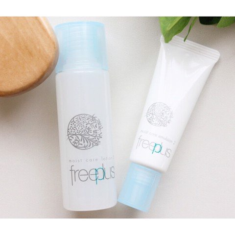 [2 Items] Bộ Dưỡng Ẩm Dịu Nhẹ Freeplus Moist Care Trial Set (Lotion 40ml + Emulsion 15ml)