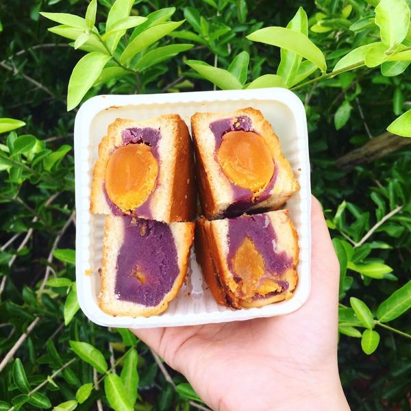 TÂN DÂN LỢI- BÁNH TRUNG THU BÁNH NƯỚNG - 1 Bánh Nướng 2 Trứng 200g - KÈM HỘP BIẾU