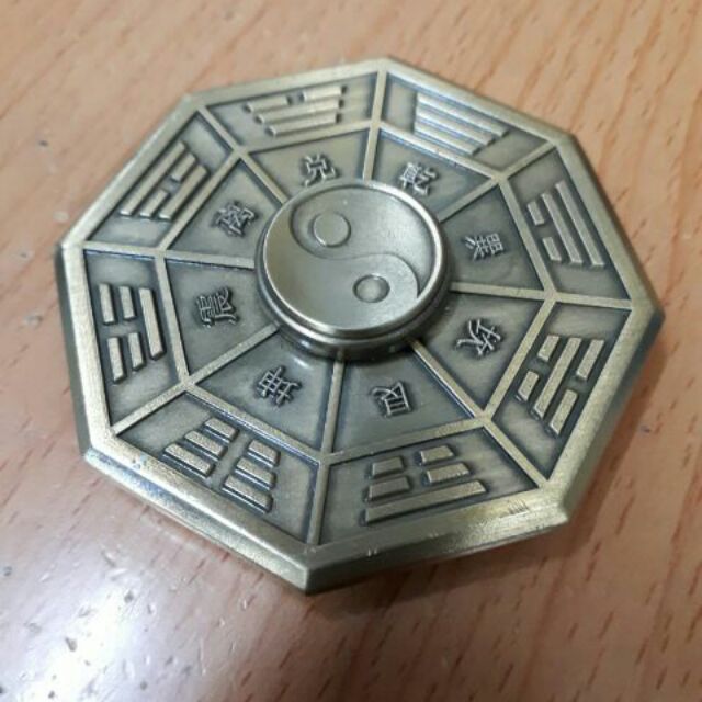 Fidget Spinner - Món đồ chơi Con Quay Bát Quái Bằng Đồng