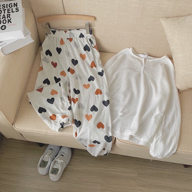Quần thun hình mix với cái áo thun là đc set ở nhà nhẹ nhàng xinh iu lun í