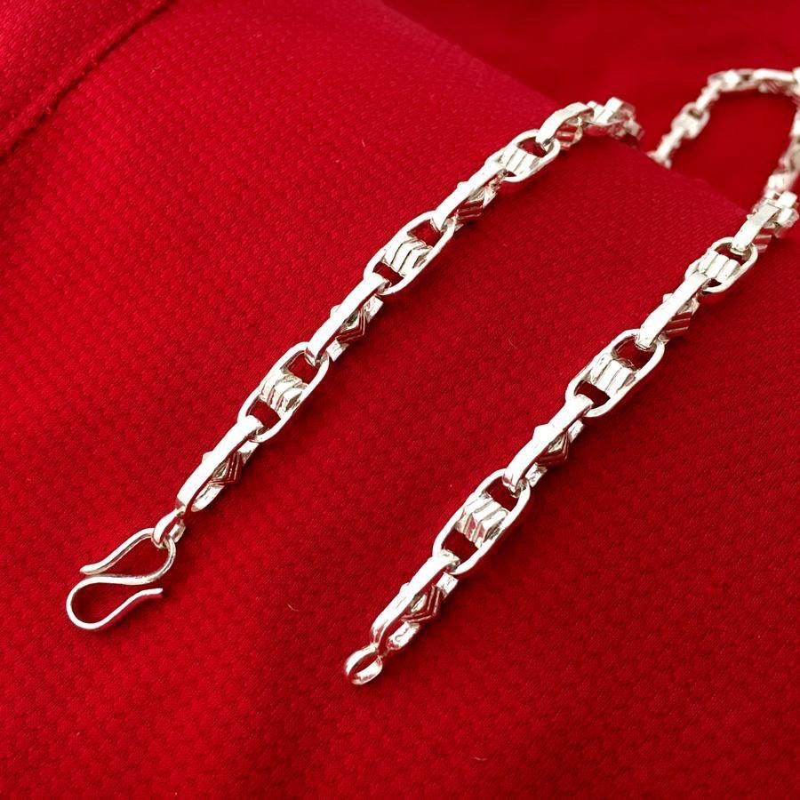 Dây chuyền bạc nam Bạc Quang Thản thiết kế kiểu dây tròn độ dài 50cm, trọng lượng có nhiều lựa chọn chất liệu bạc ta.