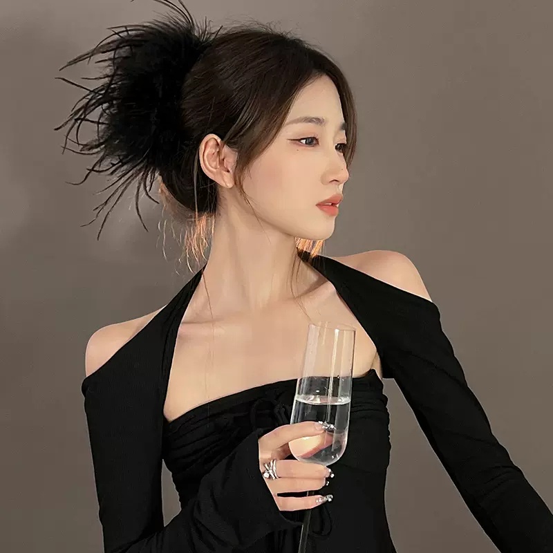Kẹp Tóc Đính Lông Đà Điểu Cao Cấp